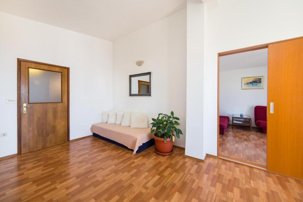Apartments Slavena กราดัซ ภายนอก รูปภาพ