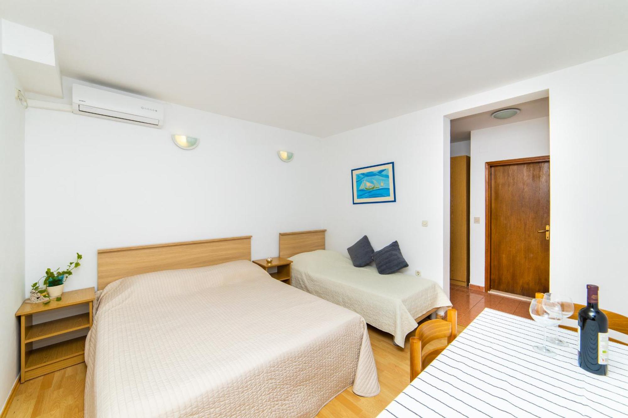 Apartments Slavena กราดัซ ภายนอก รูปภาพ